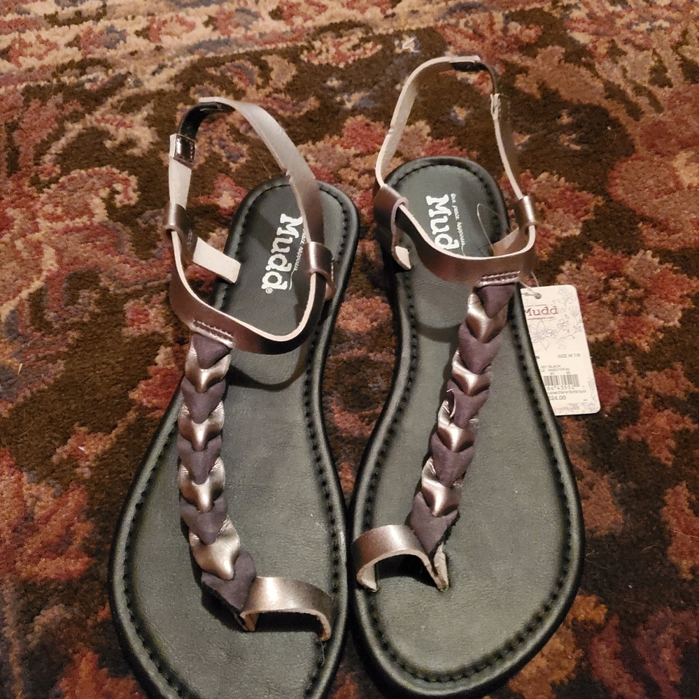 Mudd silver/black braid sandals